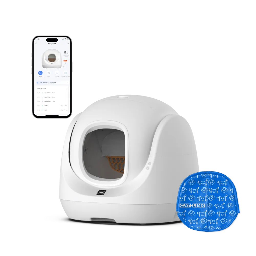 White CATLINK Scooper SE with a separate blue entrance curtain accessory and app graphic